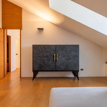 Montenapoleone Luxury Penthouse Apartment